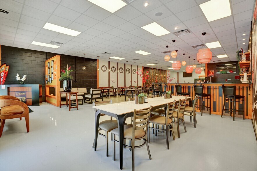 More Photos Of 3365 Dogwood Dr, Hapeville Storefront Retail Office For Lease