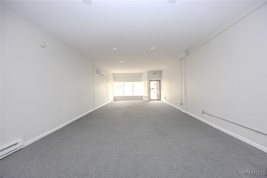 More Photos Of 524 Main St, Niagara Falls Industrial For Lease