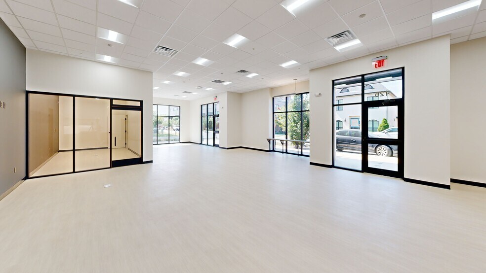 More Photos Of 301 SE G St, Bentonville Coworking Space