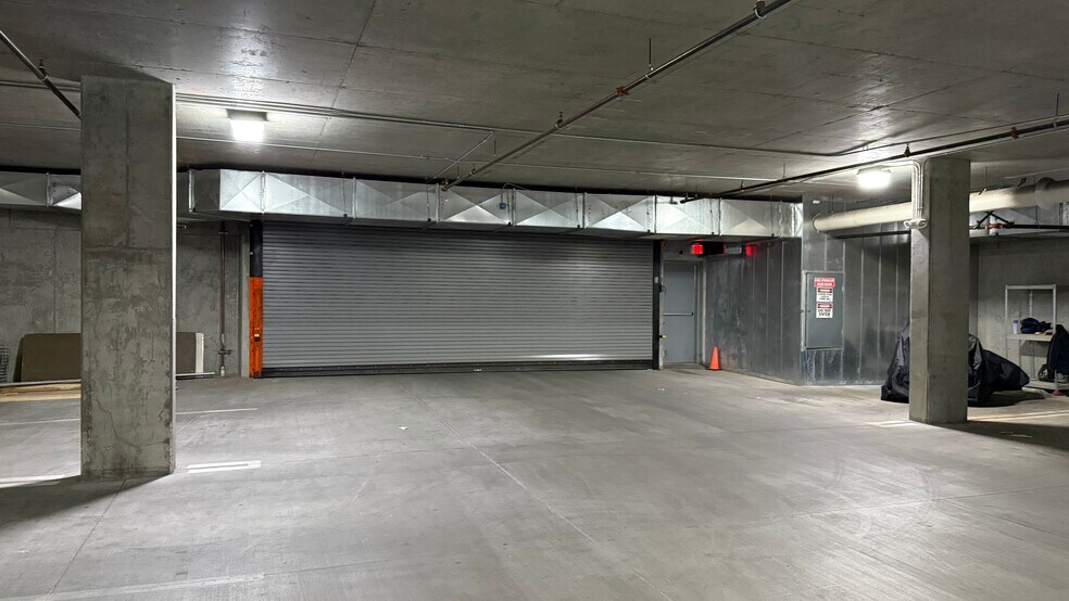 More Photos Of 1545 Pama Ln, Las Vegas Research And Development For Lease