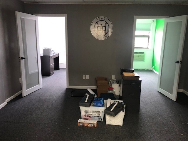 More Photos Of 860-864 Willis Ave, Albertson Storefront Retail Office For Lease