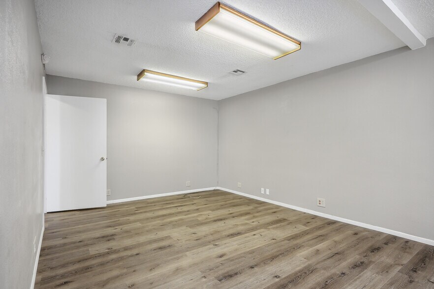 More Photos Of 2220 Nevada West Blvd, Pahrump General Retail For Sale
