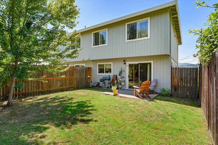 More Photos Of 416 Alder St, Mount Shasta Apartments For Sale