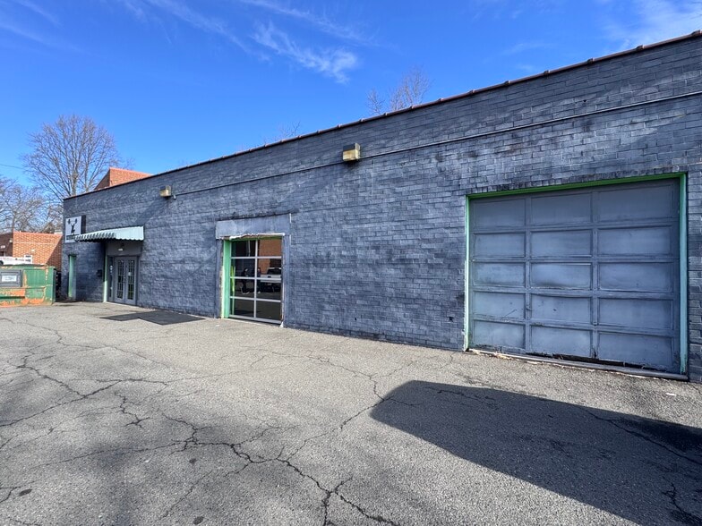 Primary Photo Of 130-140 W Jefferson St, Falls Church Flex For Lease