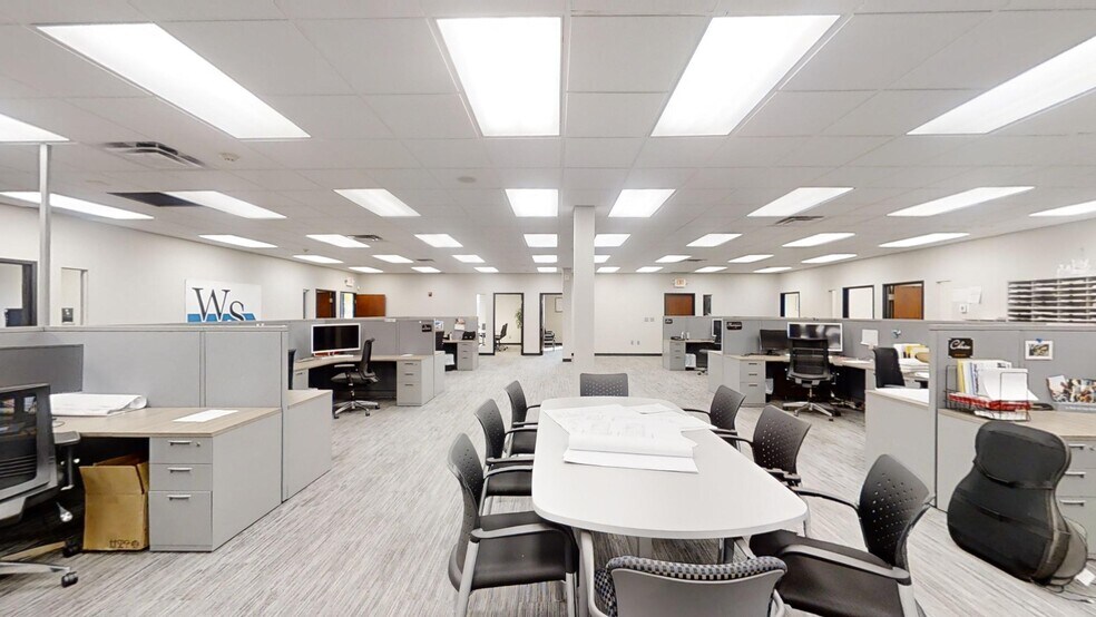 More Photos Of 7851 Freeway Cir, Middleburg Heights Flex For Sale