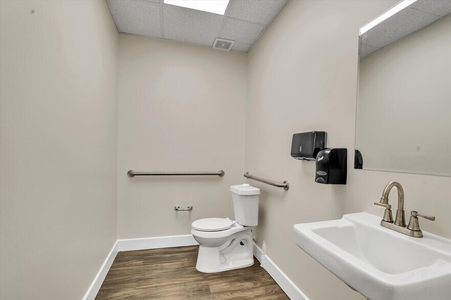 More Photos Of 3107 Elrod Rd, Katy Unknown For Lease