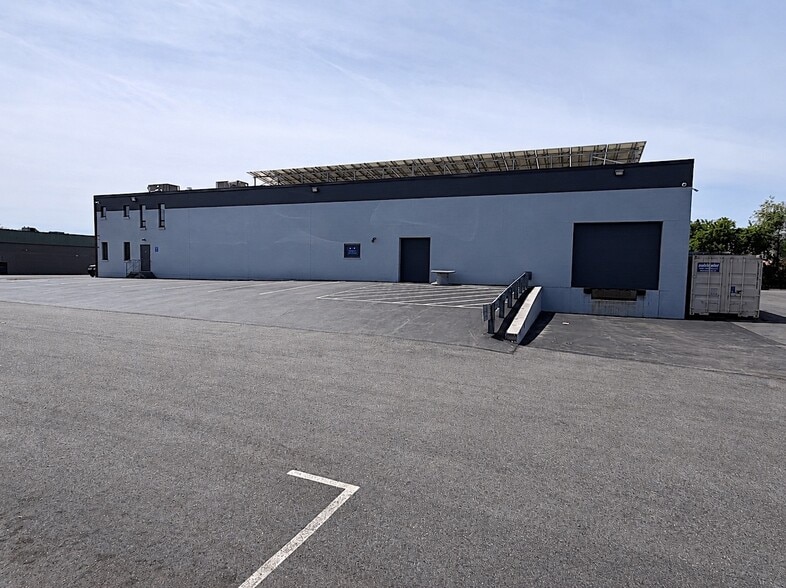 More Photos Of 10 Everberg Rd, Woburn Flex For Lease