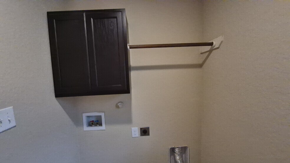 More Photos Of 6866 Lakeview Dr, San Antonio Multifamily For Sale