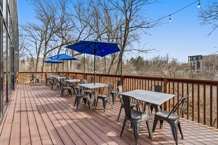 More Photos Of 7807 Creekridge Cir, Bloomington Office For Sale