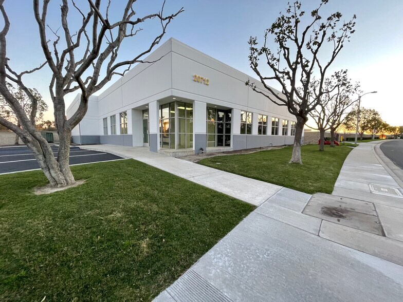 More Photos Of 20712 Civic Center Dr, Lake Forest Warehouse For Lease