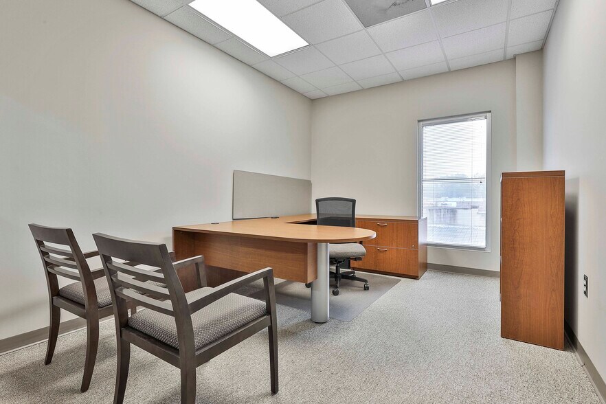 More Photos Of 1039 Sullivan Rd, Newnan Office For Lease