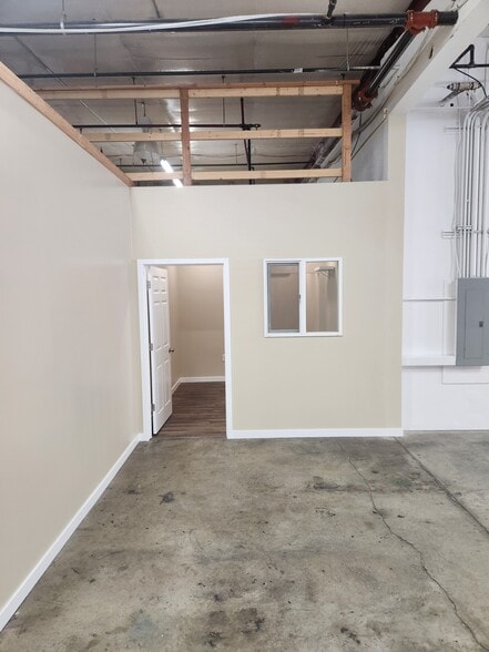 More Photos Of 11811 Upham St, Broomfield Warehouse For Lease