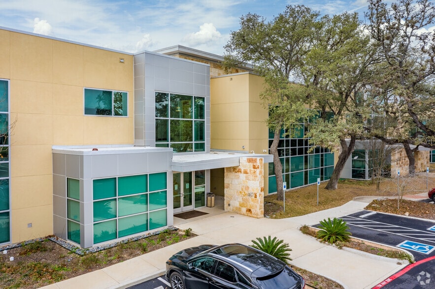 More Photos Of 17339 Redland Rd, San Antonio Office For Lease