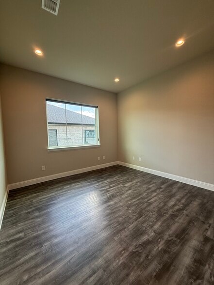 More Photos Of 6000 Alma Rd, McKinney Office For Lease