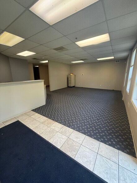 More Photos Of 26378 289th Pl, Adel Manufacturing For Lease