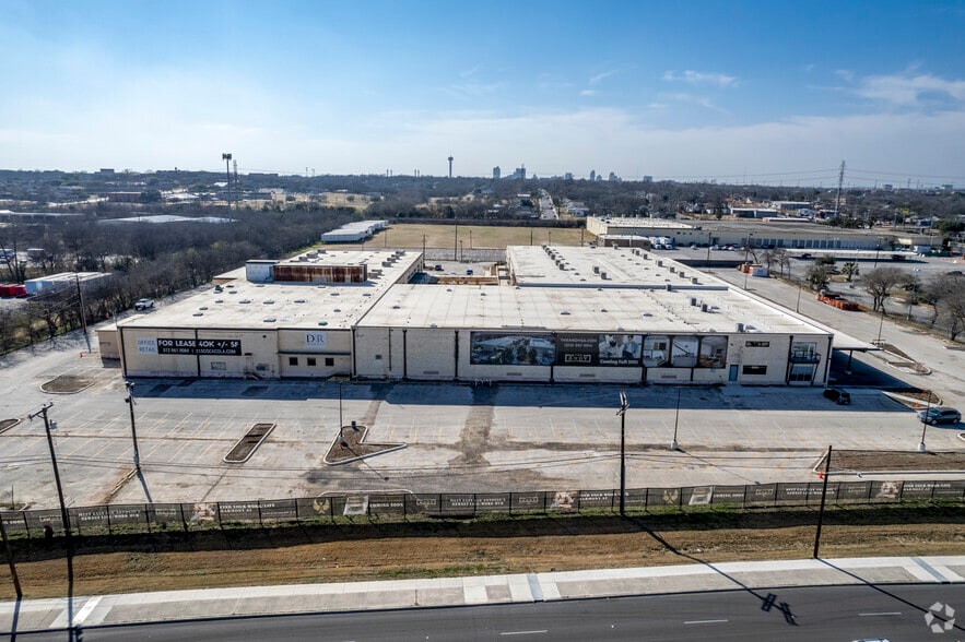 More Photos Of 215 Coca Cola Pl, San Antonio Apartments For Lease