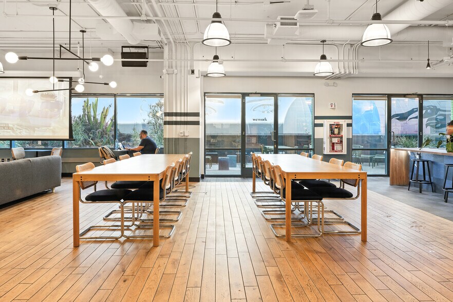 More Photos Of 100 W Broadway, Long Beach Office For Lease