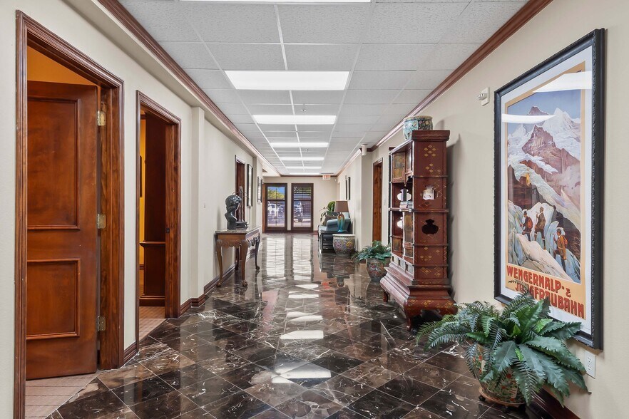 More Photos Of 1312 E 14th St, Plano Office For Lease