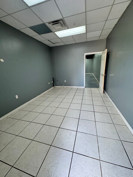 More Photos Of 750 Wylly Ave, Sanford Industrial For Sale