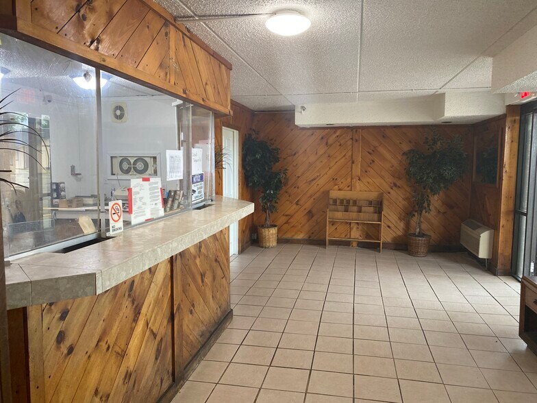 More Photos Of 4380 Pierson Rd, Flint Hotel For Sale