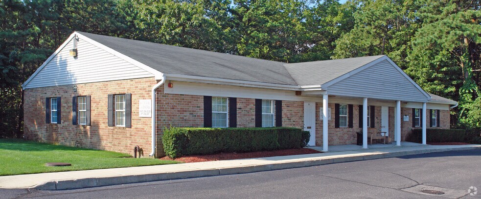 More Photos Of 440-450 Waverly Ave, Patchogue Office For Sale