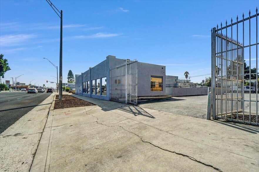 More Photos Of 520 W Pacific Coast Hwy, Long Beach Flex For Sale