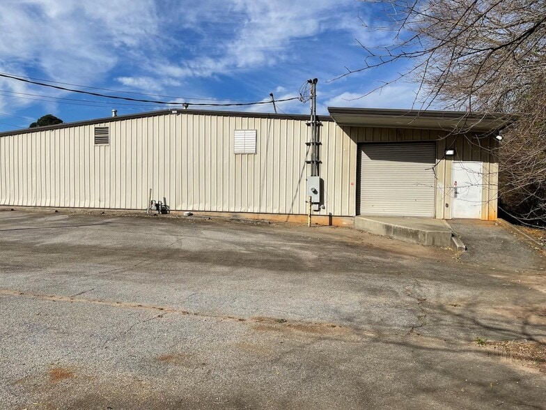 More Photos Of 160 Hampton St, McDonough Freestanding For Sale