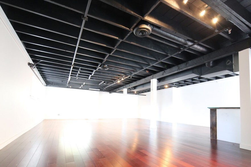 More Photos Of 430 Railway St, Vancouver Loft Creative Space For Lease