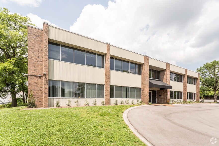 More Photos Of 113 Cumberland Ave, Madison Loft Creative Space For Sale