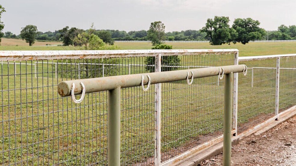 More Photos Of 352 MO-245, Dadeville Horse Stables For Sale