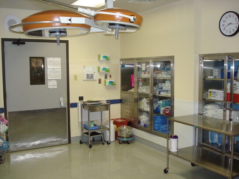 More Photos Of 604 W Warner Rd, Chandler Medical For Sale