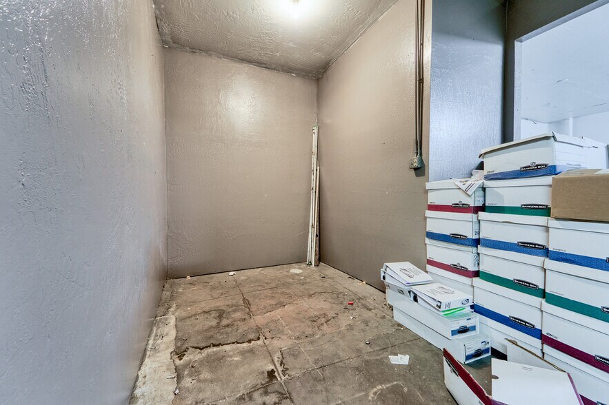 More Photos Of 124 6th St, Marysville Freestanding For Sale