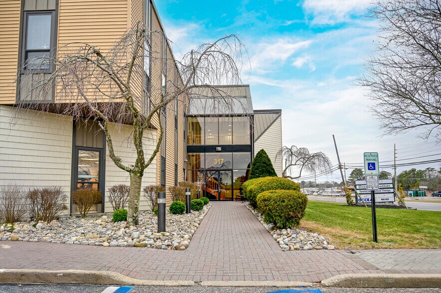More Photos Of 317 Brick Blvd, Brick Office For Lease