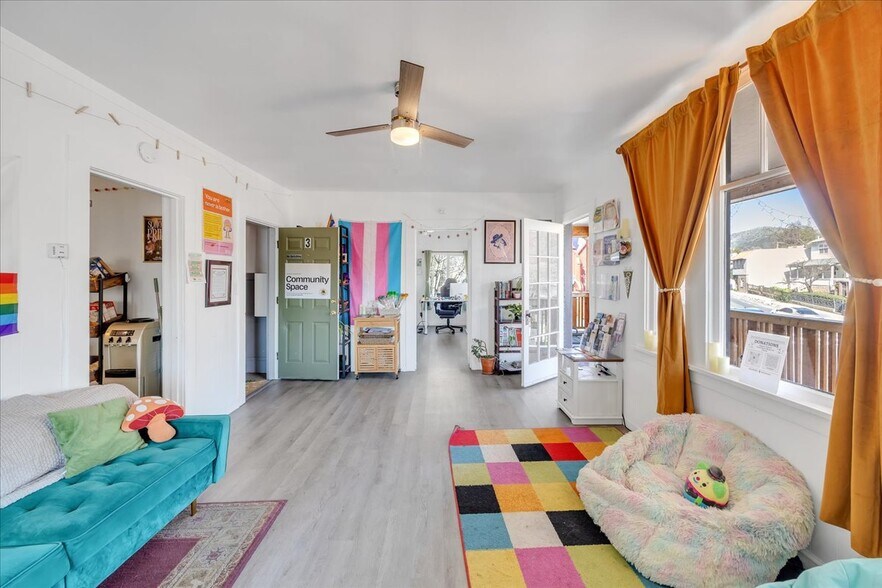 More Photos Of 134 N Washington St, Sonora Specialty For Sale