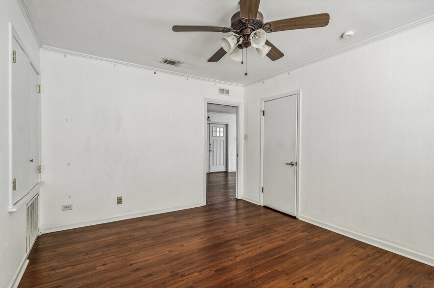 More Photos Of 7735 Mocking Bird Ln, San Antonio Lodge Meeting Hall For Sale