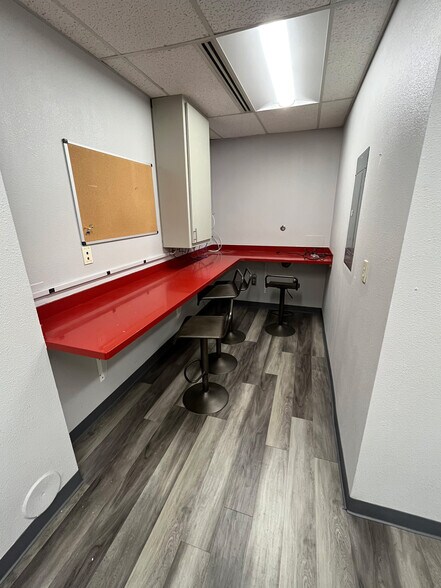 More Photos Of 101 Hospital Loop NE, Albuquerque Medical For Sale