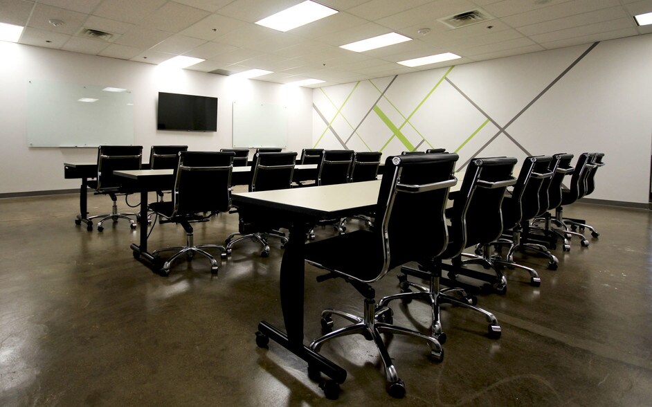 More Photos Of 4100 spring valley Rd, Dallas Loft Creative Space For Lease