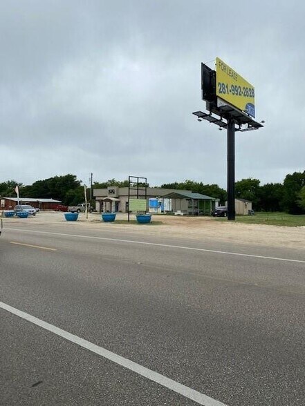 More Photos Of 1309 E Milam St, Mexia General Retail For Sale