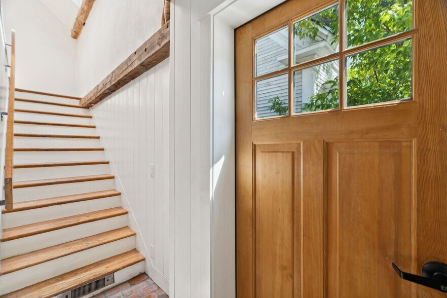 More Photos Of 26 Central St, Woodstock General Retail For Sale