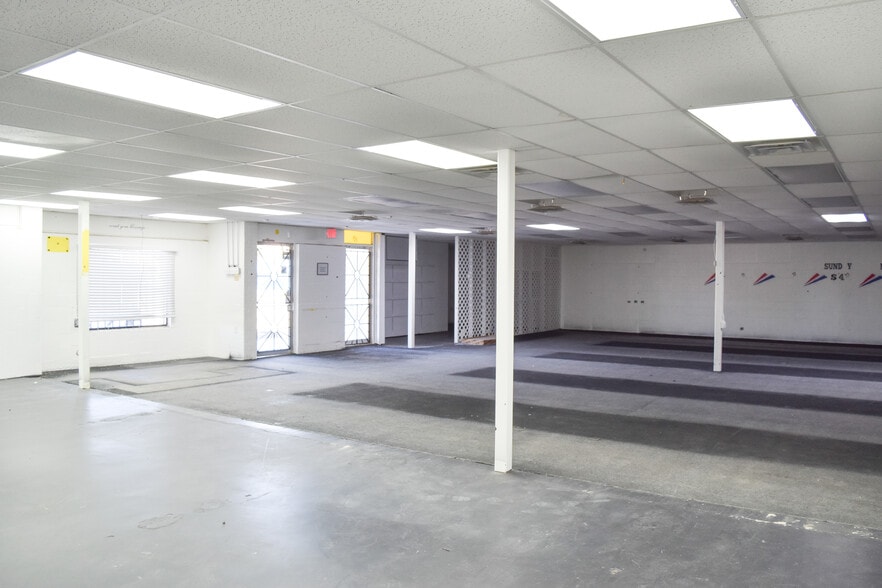 More Photos Of 2807-2813 Avenue Q, Lubbock Freestanding For Lease