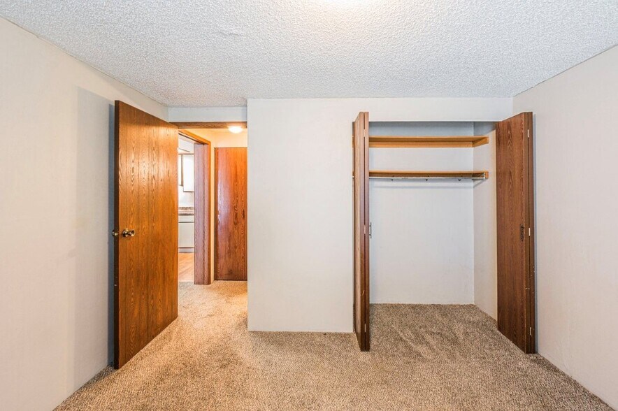 More Photos Of 18901-18933 Quercus St, Hudson Apartments For Sale