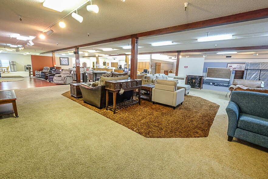 More Photos Of 1126-1150 Main Ave, Tillamook Storefront For Lease