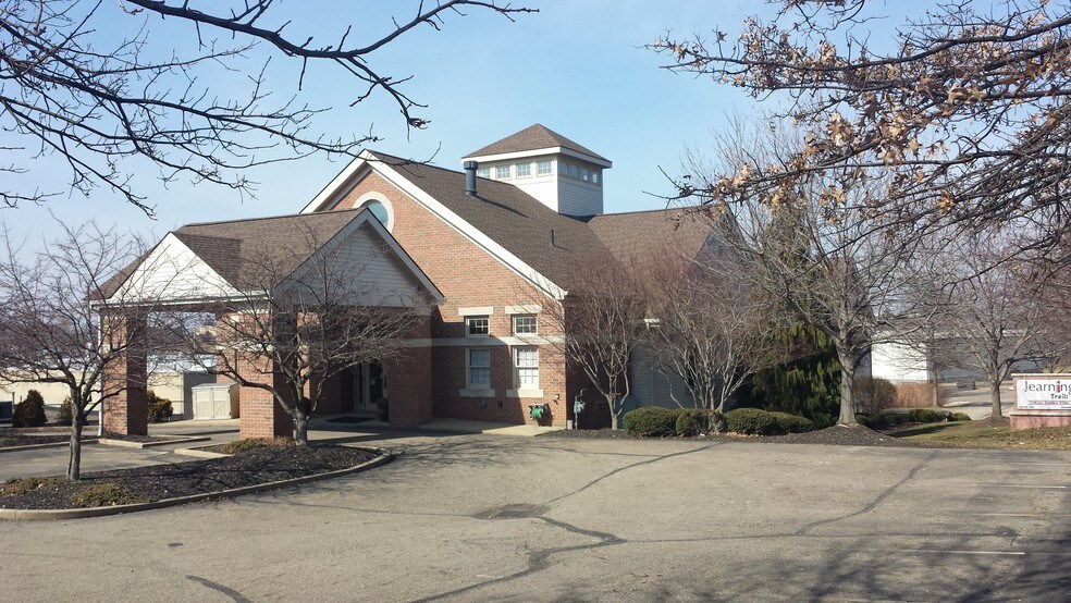 More Photos Of 7951 Pittsburg Ave NW, Canton Office For Sale
