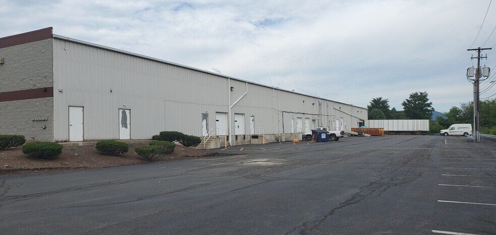 More Photos Of 769-785 Keystone Industrial Park Rd, Dunmore Research And Development For Lease