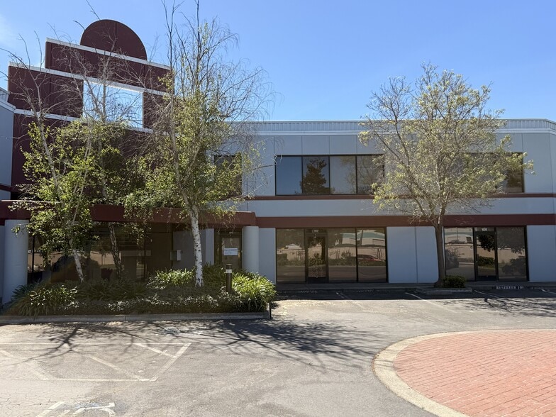 More Photos Of 1735 Enterprise Dr, Fairfield Light Distribution For Sale