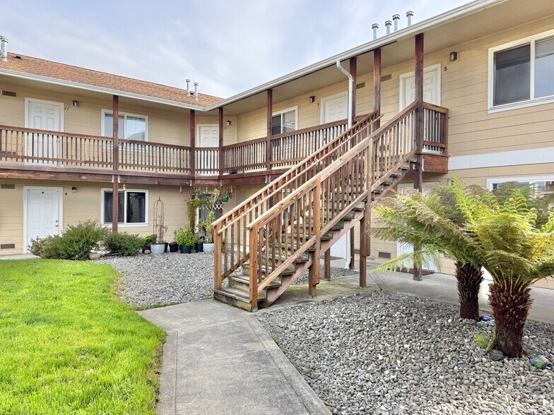 Primary Photo Of 1820 3rd St, Eureka Apartments For Sale