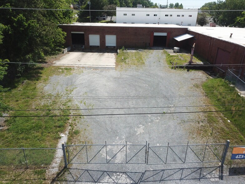 More Photos Of 503 11th Ave, Dalton Manufacturing For Sale