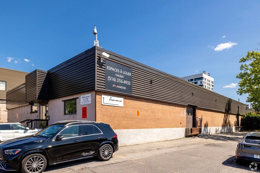 Primary Photo Of 8225 Rue Labarre, Montréal Industrial For Sale