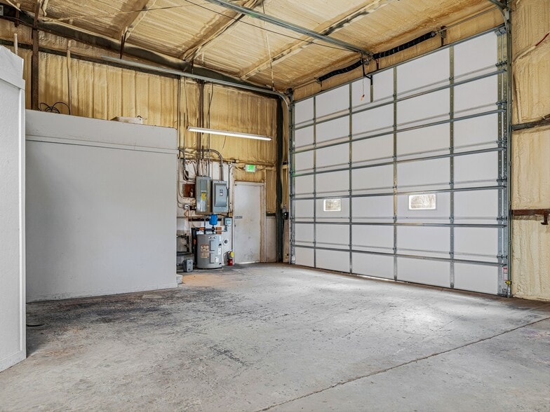 More Photos Of 5 Woodland Dr, Asheville Warehouse For Lease