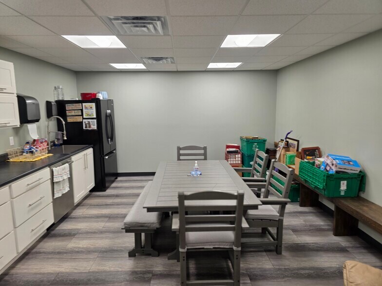 More Photos Of 1012-1020 Lincolnway, La Porte Coworking Space